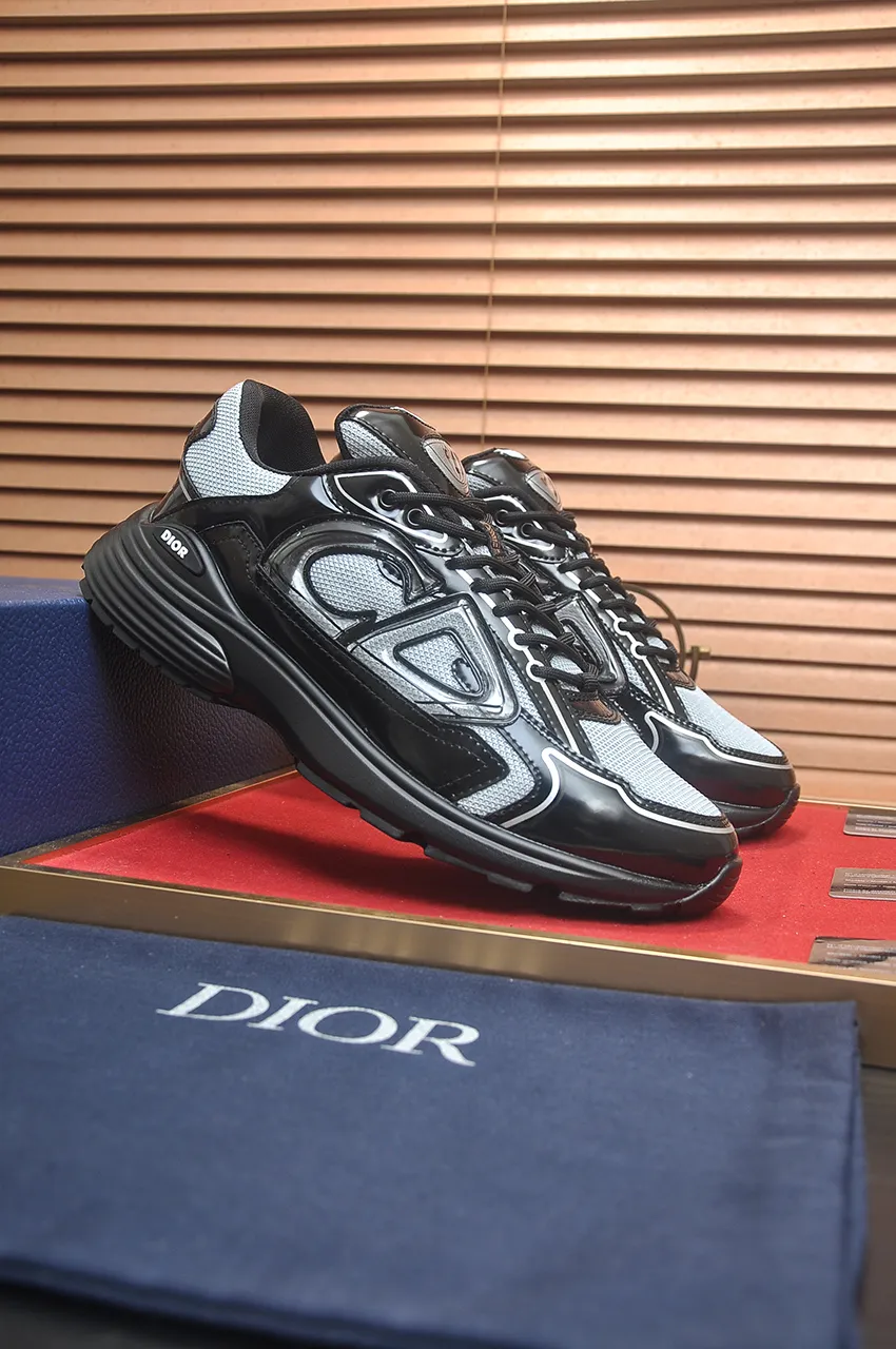 Men's men's shoes 💰: 520💶 (top original order) Brand: Dior (Dior) Standard code: Men's code 38-44 (45 customized) Level: Same style as the official website Material: Top-quality original cowhide stitched together Original wear-resistant and lightweight outsole Style category: Fashionable casual shoes Distinguished luxury brand elements top luxury Color: Actual picture color